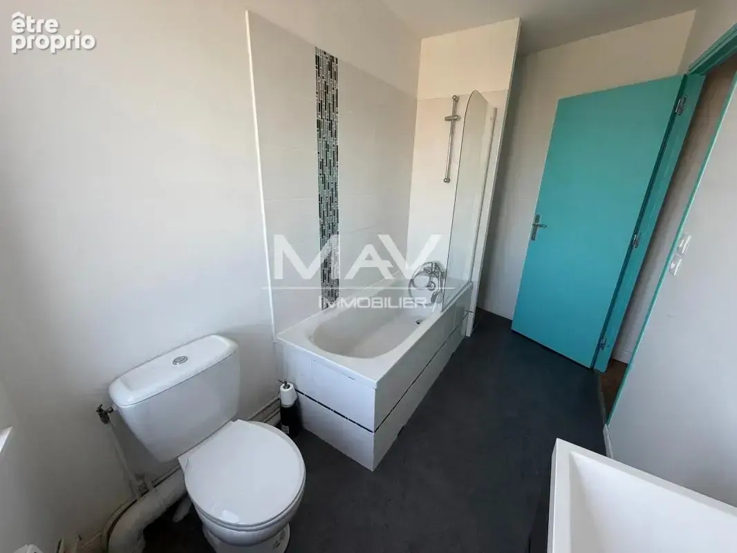 Maison 78 m² à Neuville-En-Ferrain  - photo 10