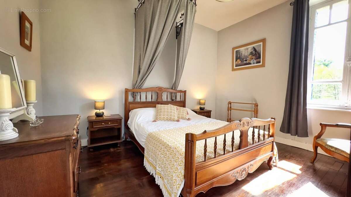 Maison à MOUTIER-MALCARD