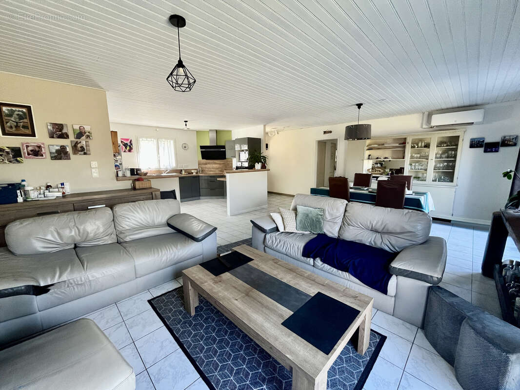 Maison à LE GIROUARD