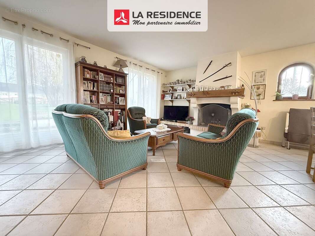 Maison 165 m² à Freneuse  - photo 2