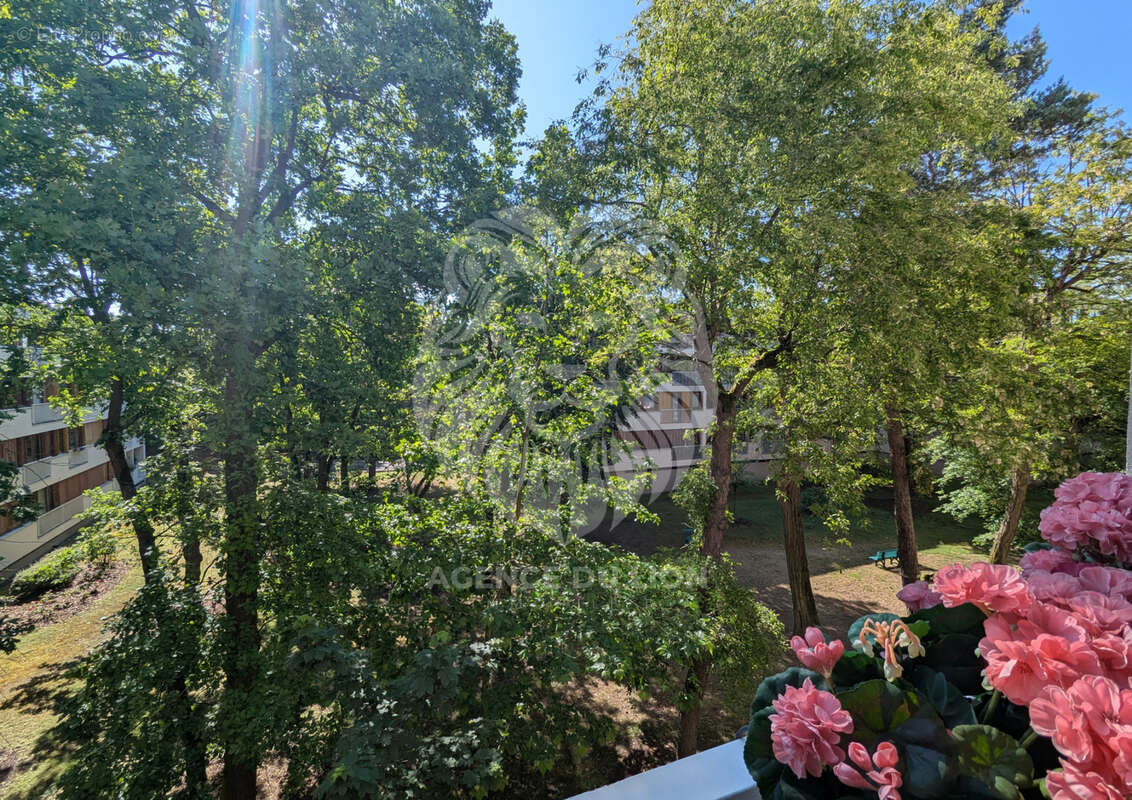 Appartement à BEAUCHAMP