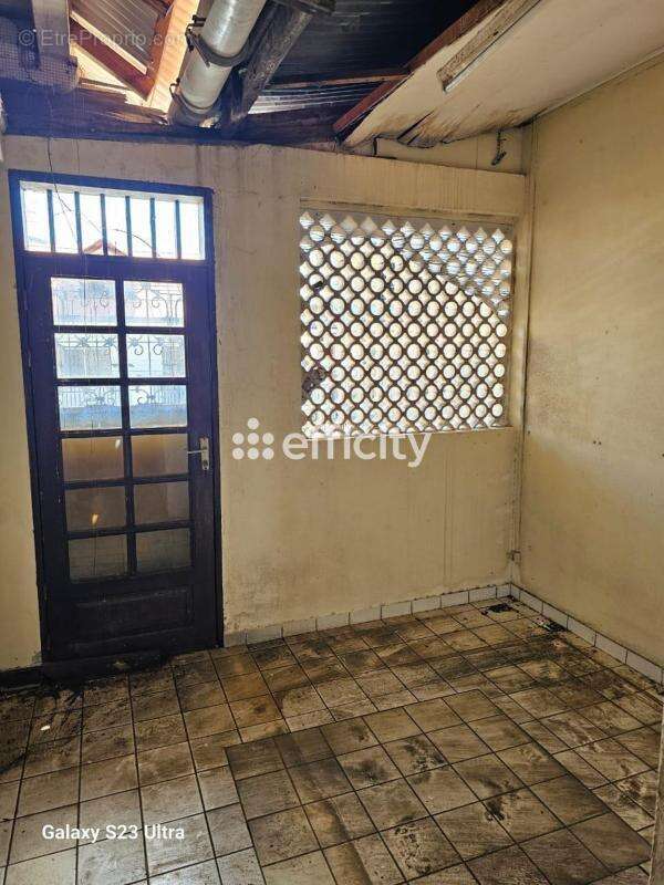 Appartement 284 m² à Cayenne  - photo 5