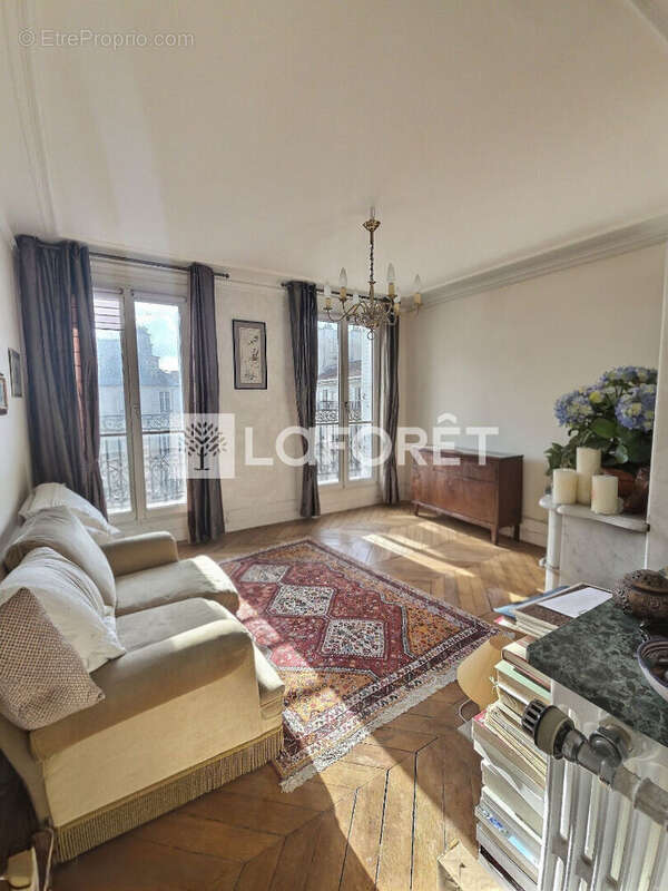 Appartement à NEUILLY-SUR-SEINE