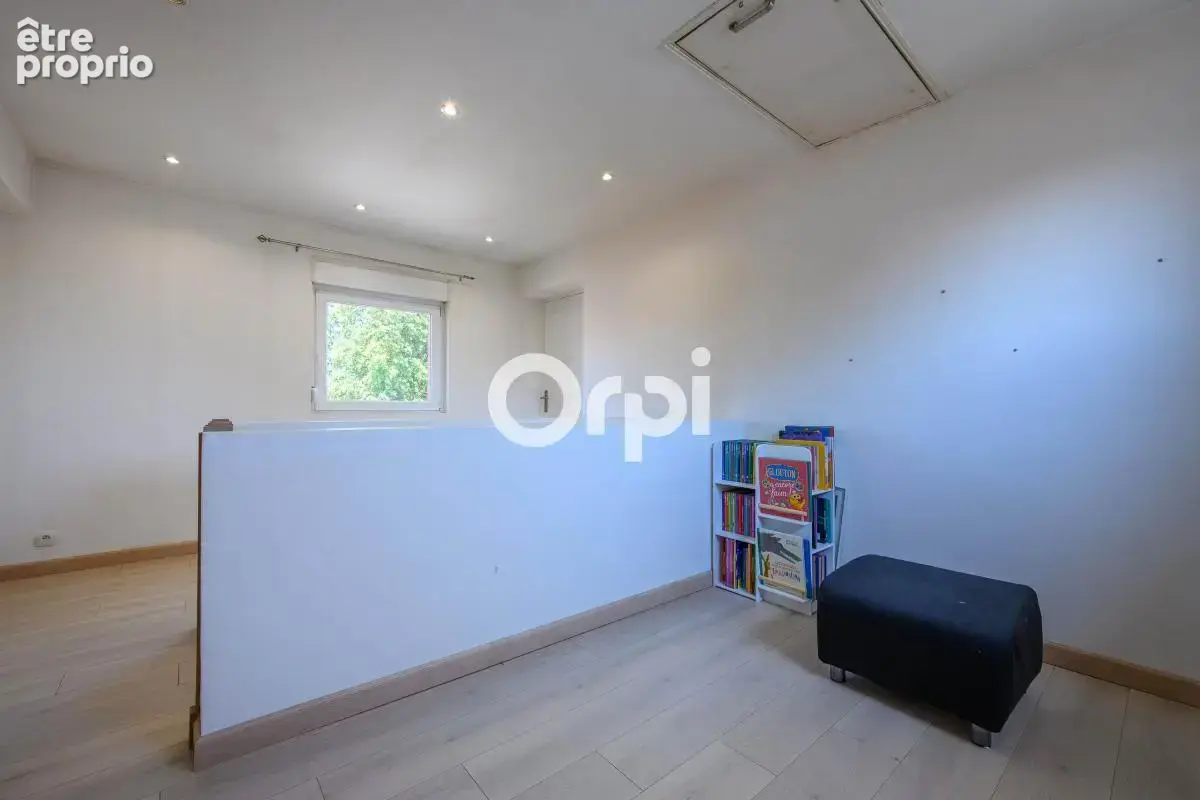 Maison 110m², Jardin, Stationnement - photo 9