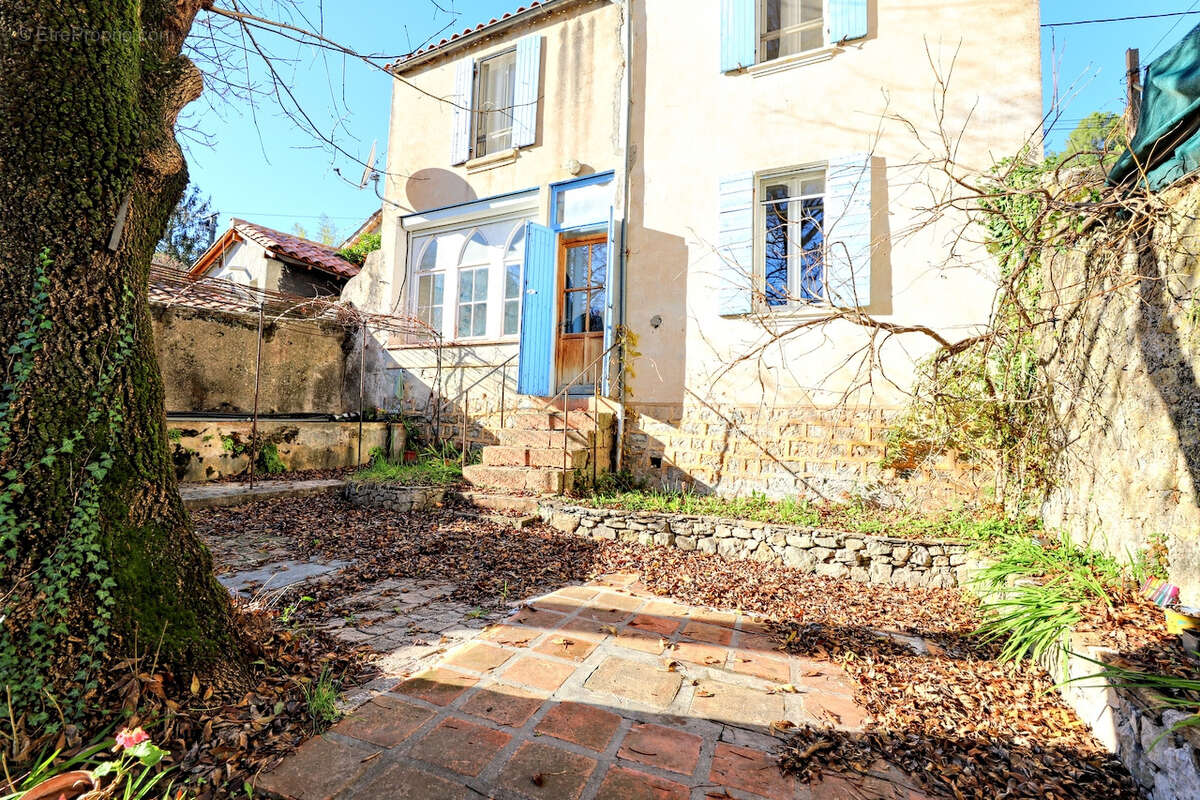 Maison à SOLLIES-TOUCAS