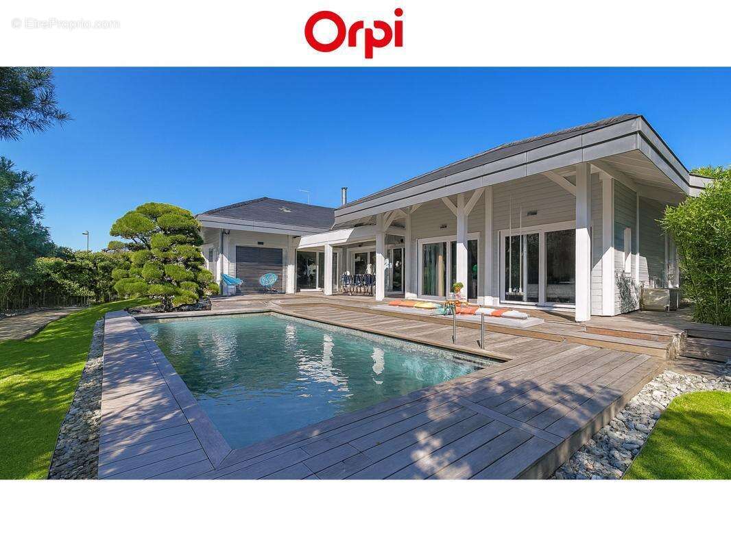 Maison à VETRAZ-MONTHOUX