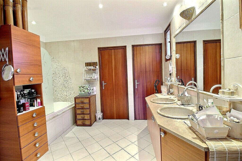 Maison à PERNES-LES-FONTAINES