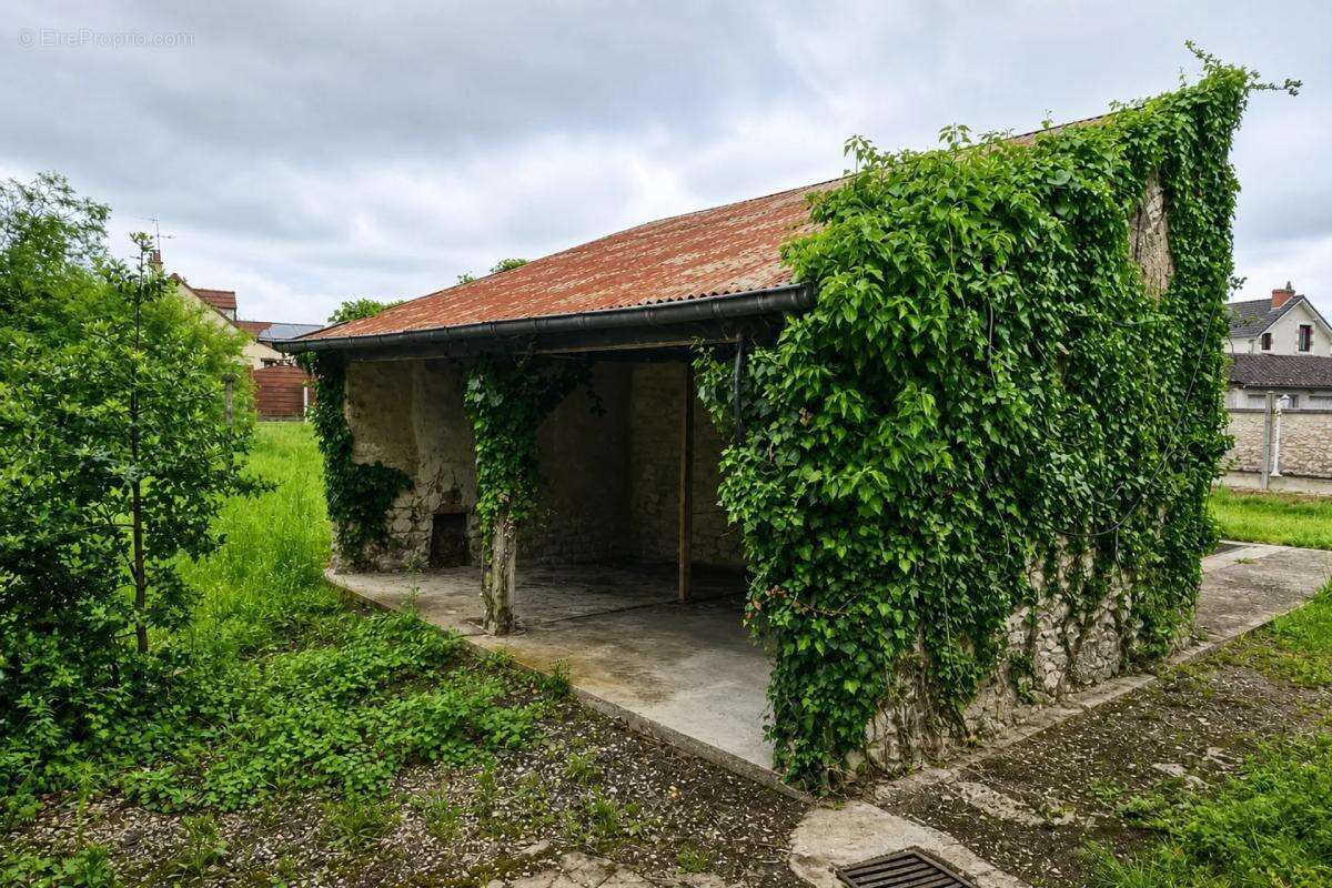 Maison à MEHUN-SUR-YEVRE