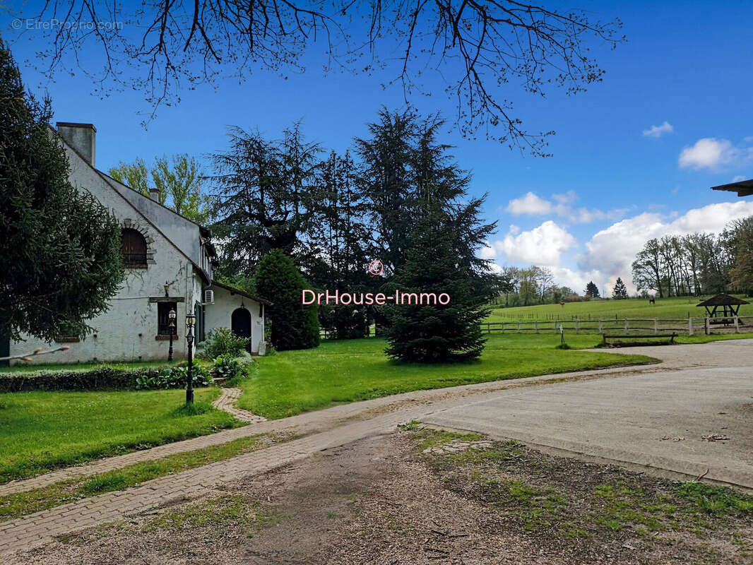 Maison à POIGNY-LA-FORET