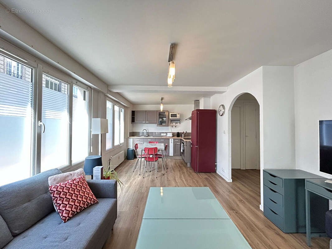 Appartement type 3 - 62.30 m² - reims bd lundy - photo 2