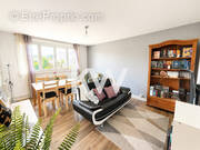 Appartement à SAINT-PRIEST-EN-JAREZ