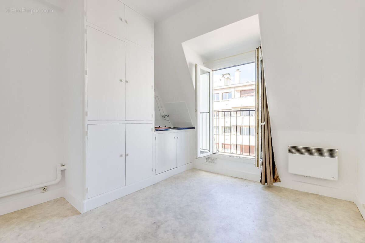 Appartement à PARIS-14E