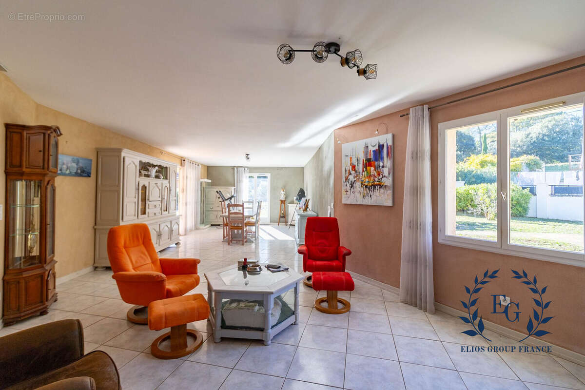 Maison à FLASSANS-SUR-ISSOLE