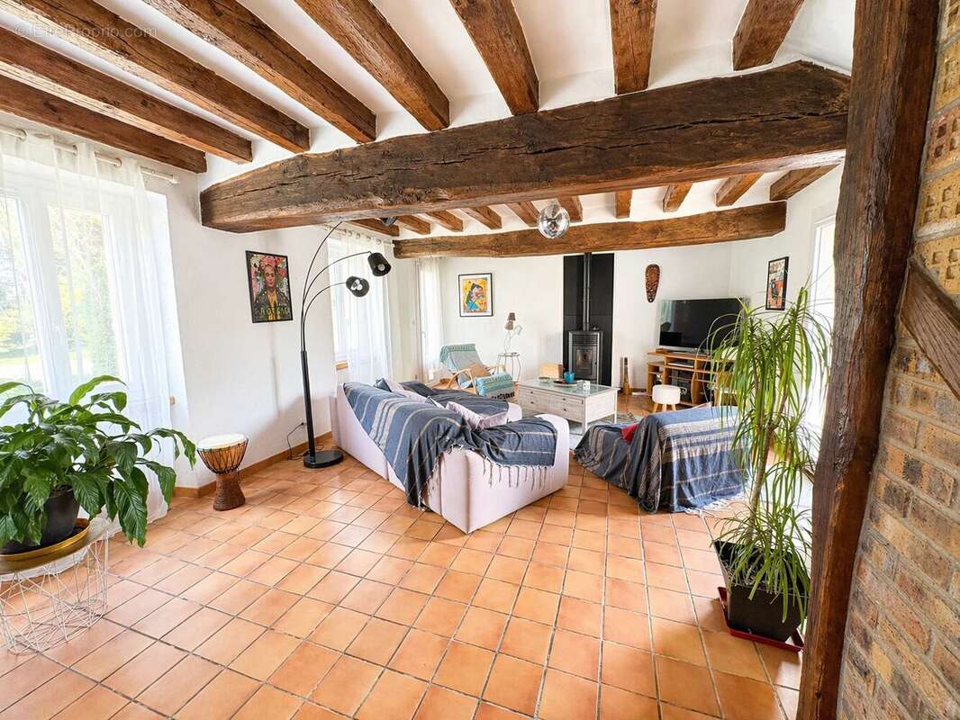 Maison à HOUDAN