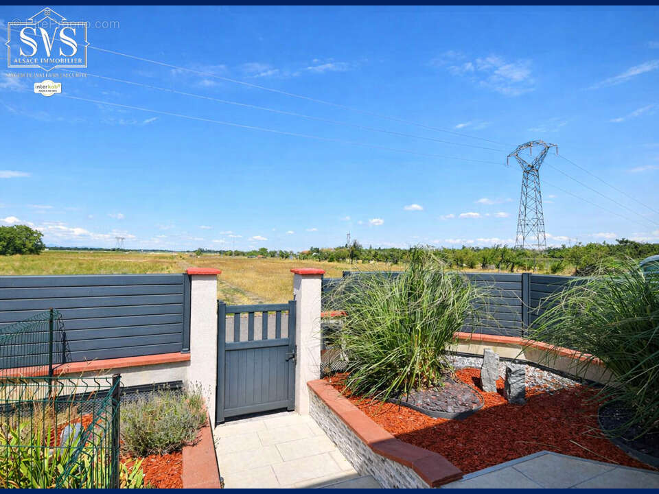 Maison individuelle (2018) - 5 pièces dont 3 chambres - 77,01 m2   Jardin & terrasse   Sous-sol complet   Gara - photo 4