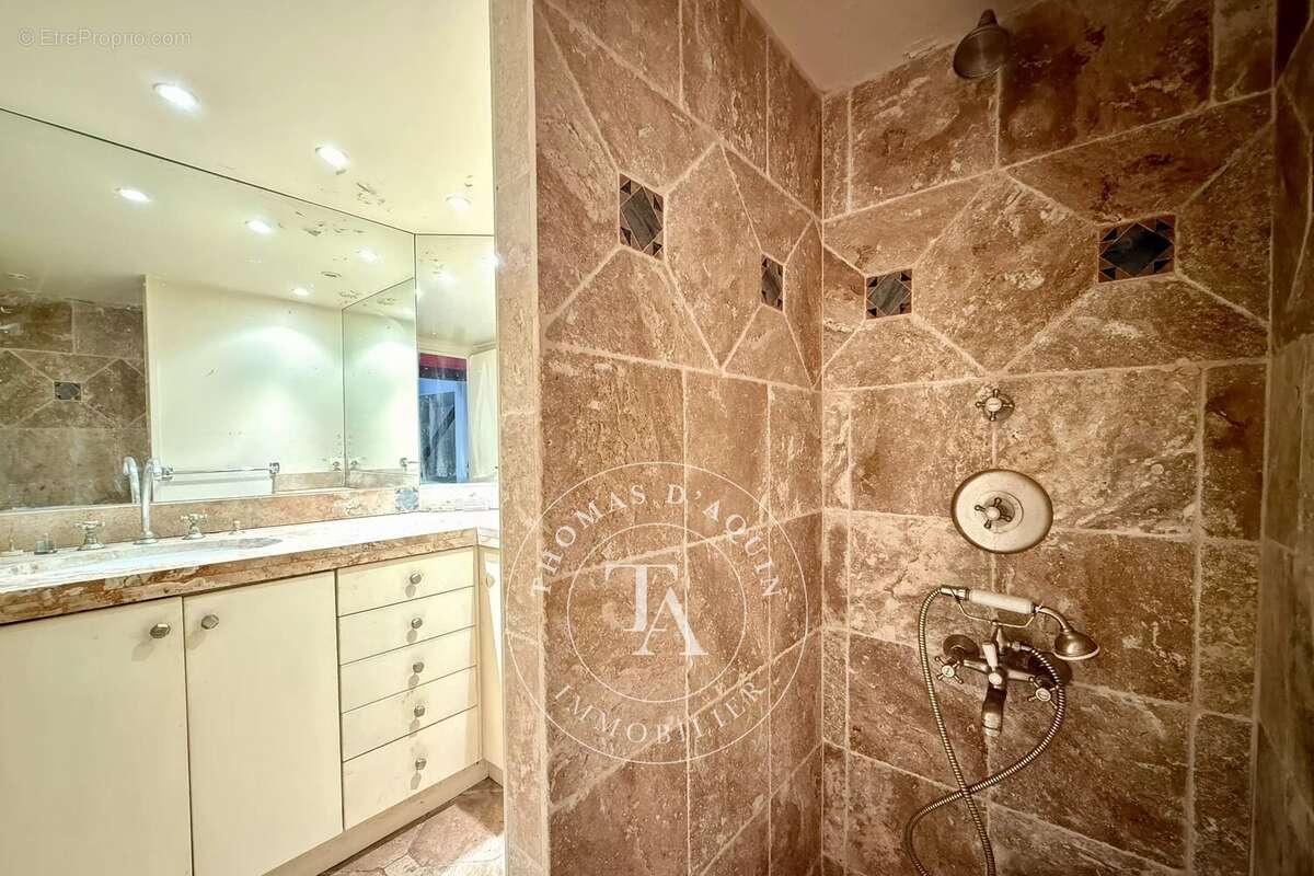 Appartement à PARIS-6E