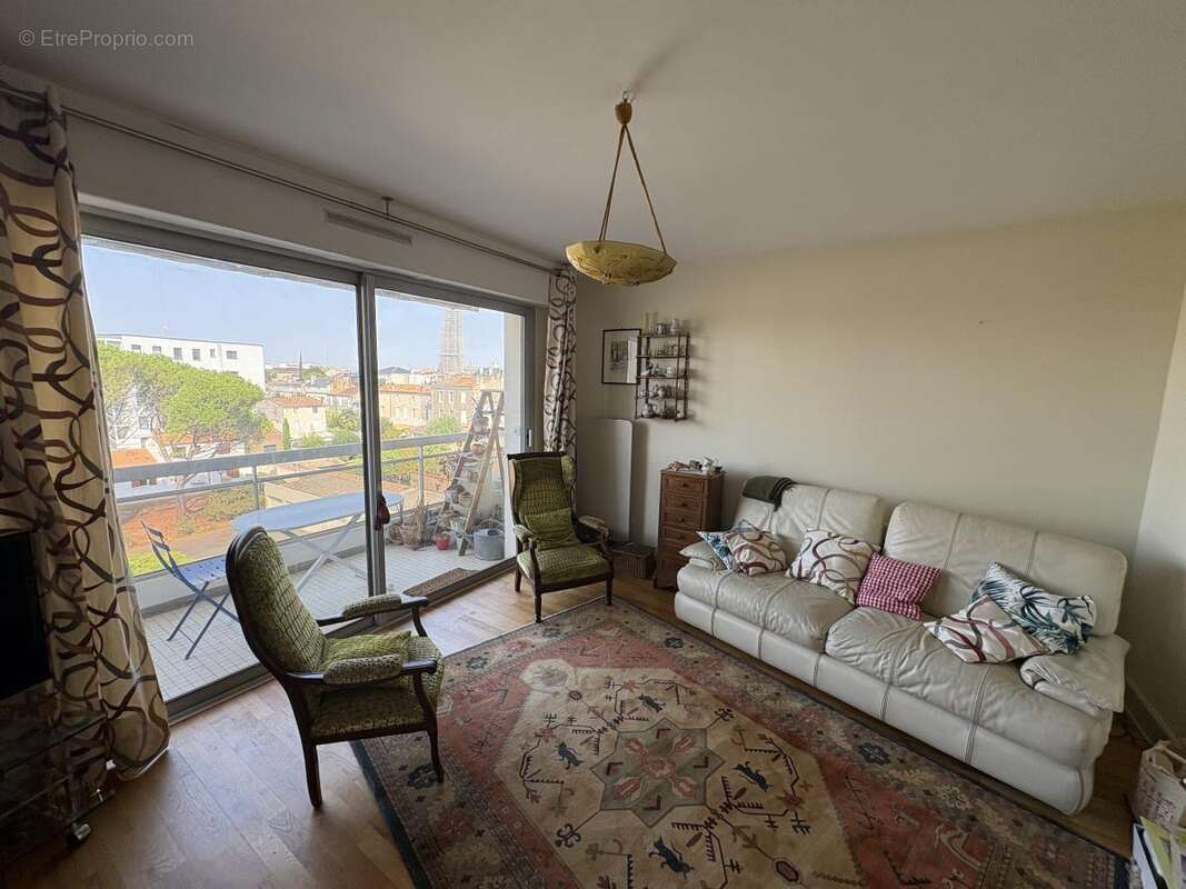 Appartement 82 m² à Niort  - photo 2