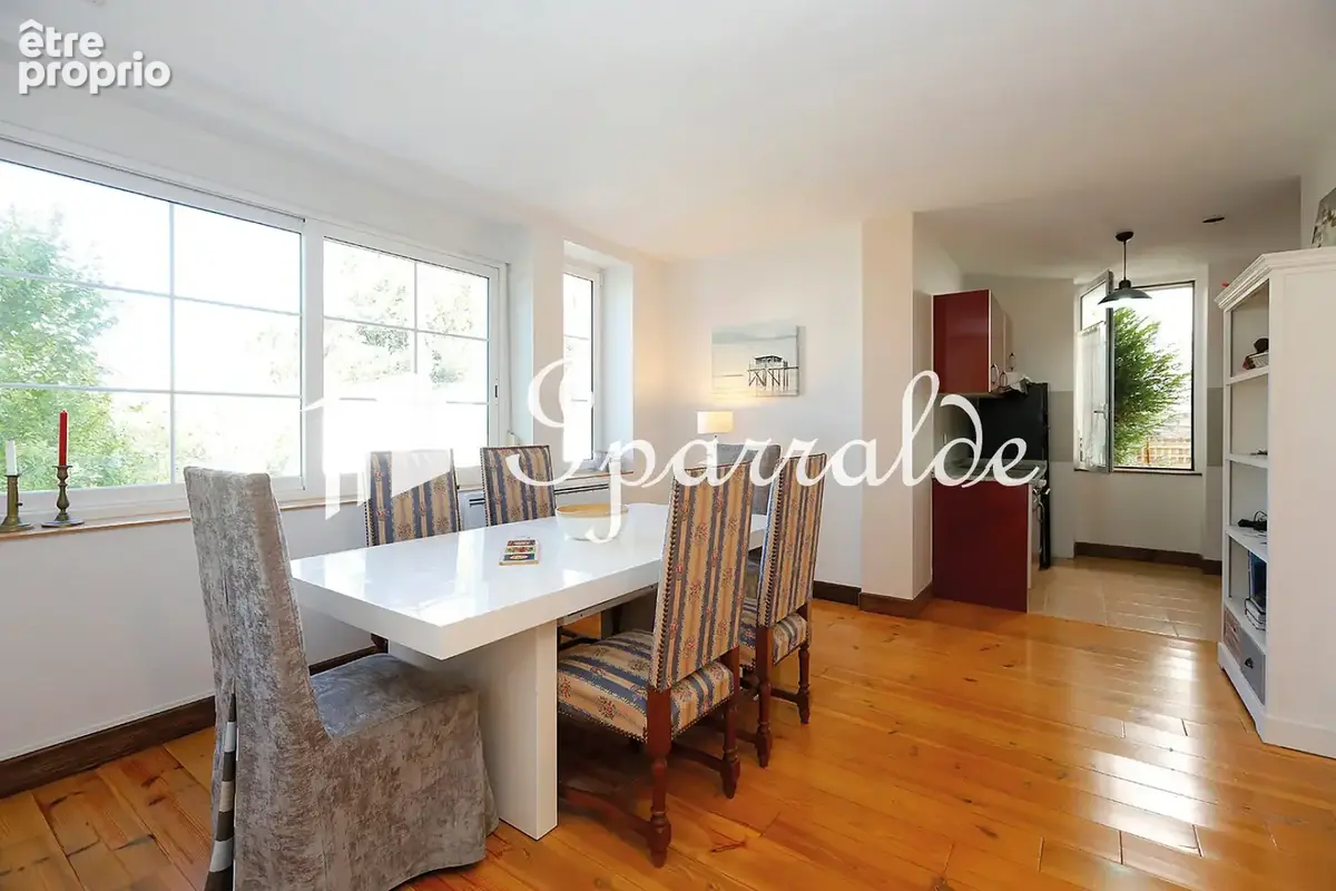 CENTRE-VILLE   T3 72 m2 avec terrasse, jardin et caves - photo 4