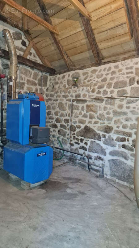 Maison à ENTRAYGUES-SUR-TRUYERE