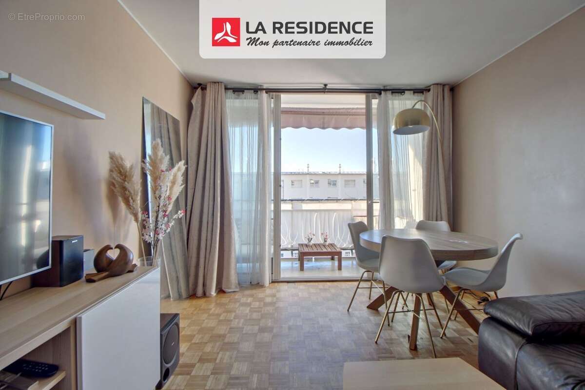 Appartement 76 m² à Les Clayes-Sous-Bois  - photo 3
