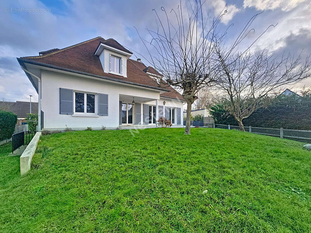 Maison à ORRY-LA-VILLE