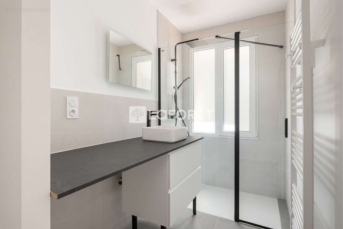 Appartement à SAINT-GENIS-LAVAL