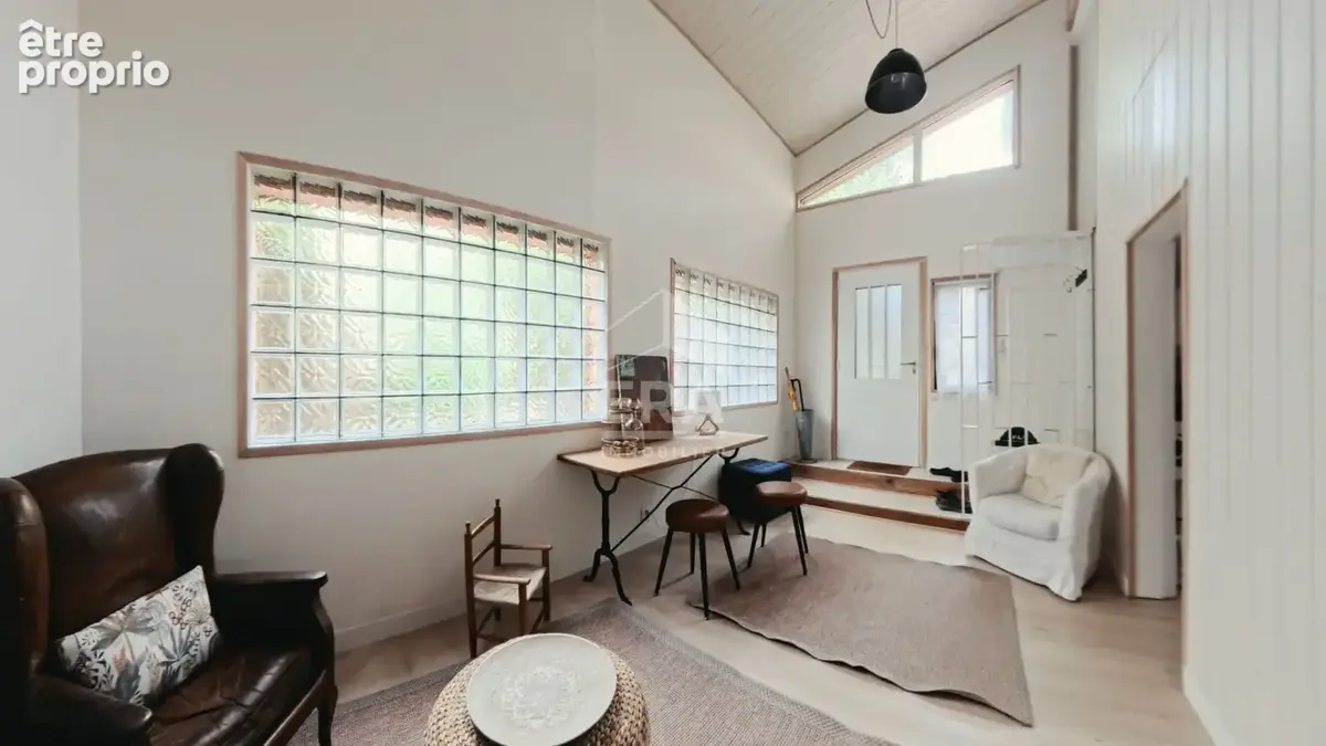 Maison  5 pièces - Proche des berges du Canal de Saint-Denis - photo 3
