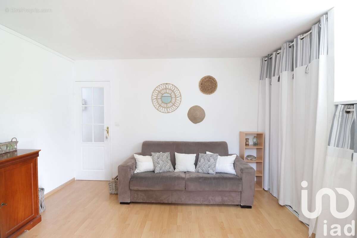 Photo 8 - Maison à VOISINS-LE-BRETONNEUX