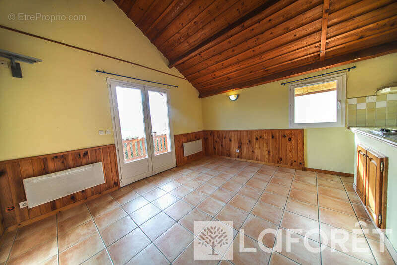 Maison à CHATEAUROUX-LES-ALPES