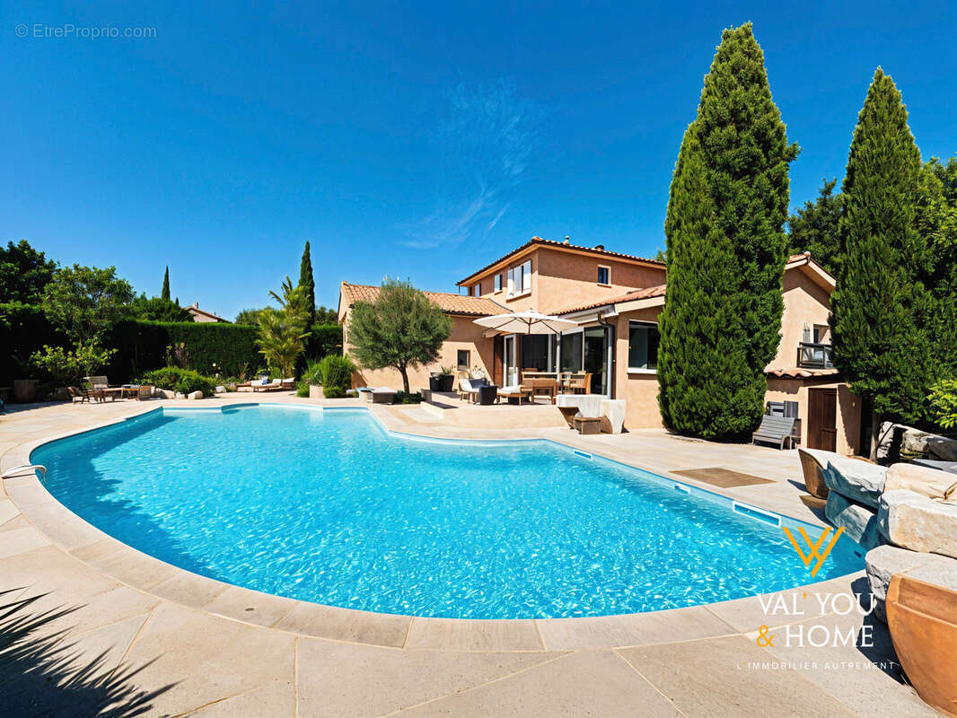 Maison de famille individuelle 205 m2 -  9 pièces avec piscine - photo 15