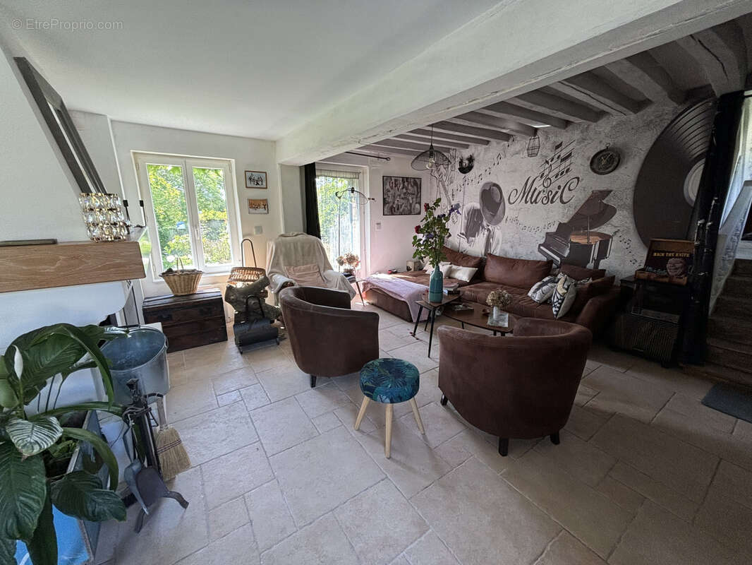 Maison à CHATEAUNEUF-EN-THYMERAIS