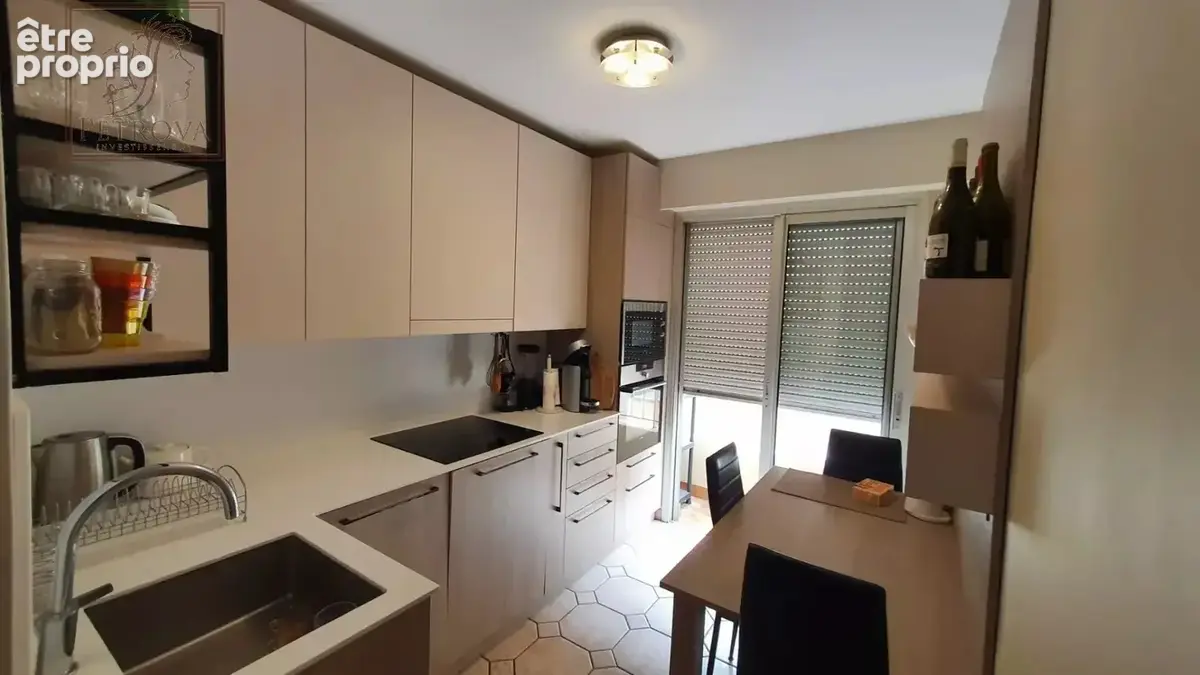 Nice Centre  -  Superbe 3 Pièces 71 m² avec 3 balcons et parking privatif - photo 2