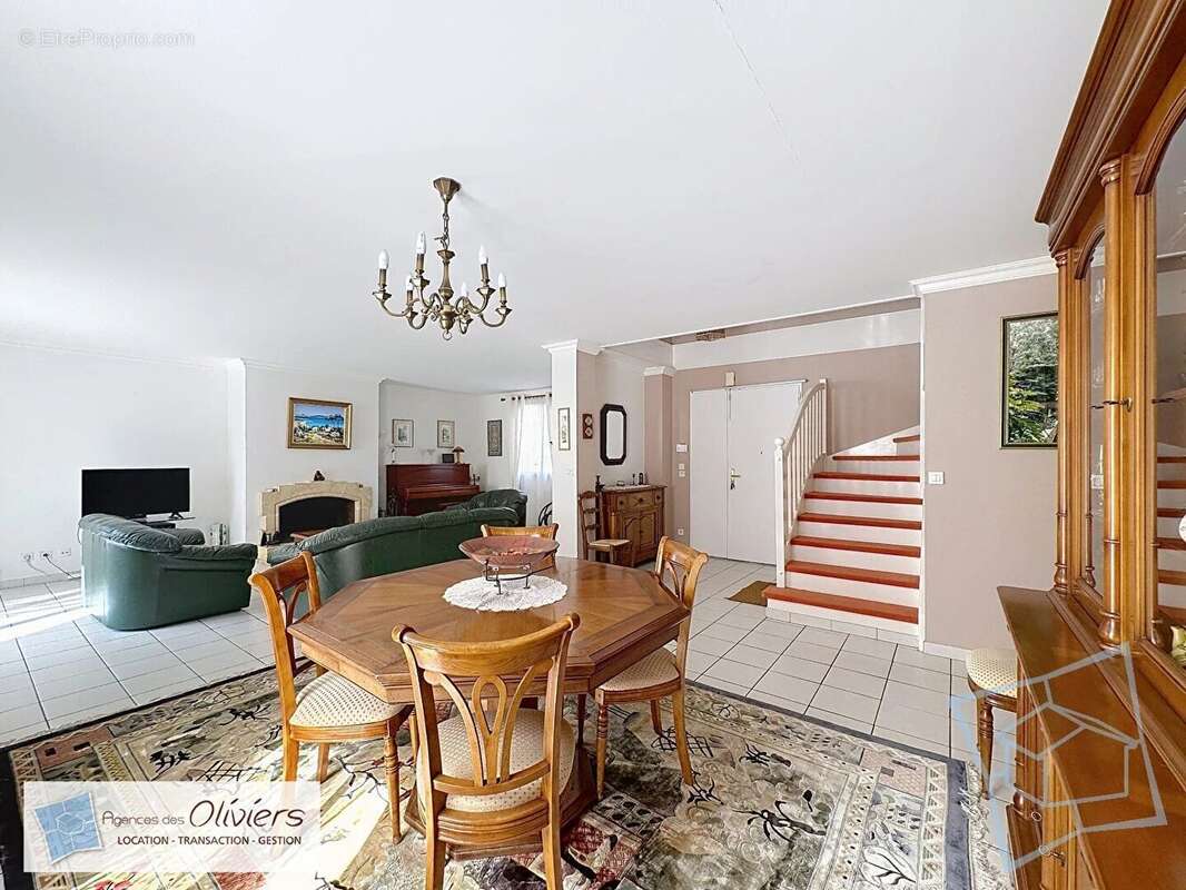 Maison Guyancourt  7 pièce(s) 164m2 - photo 4