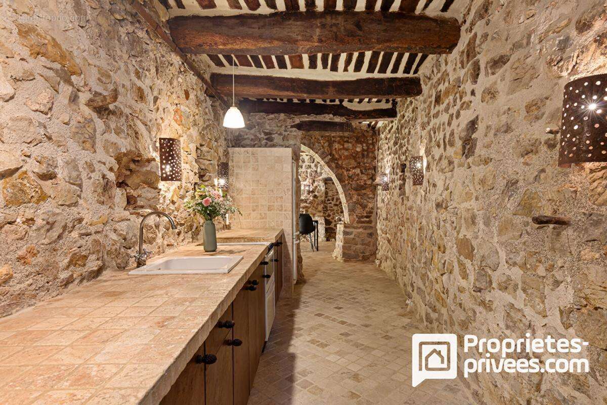 Maison à MONTAUROUX