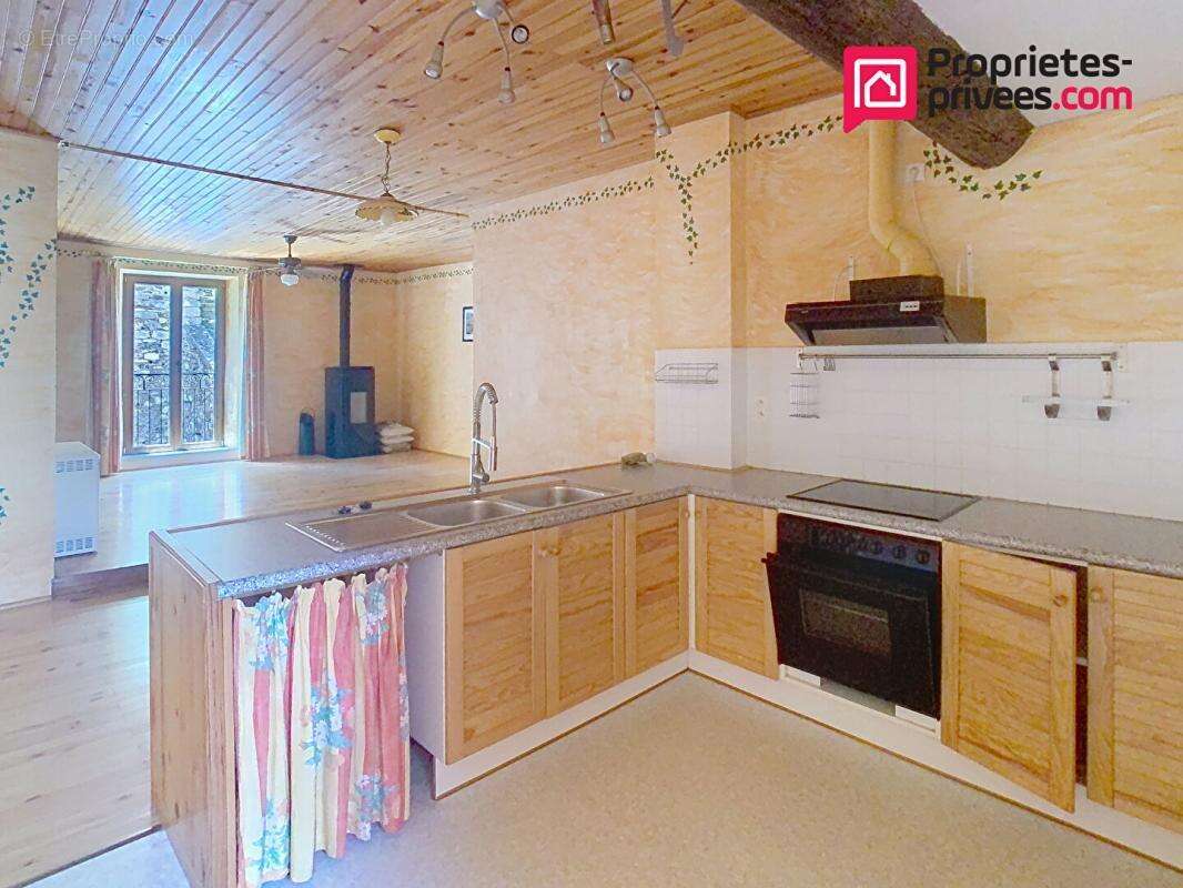 Immeuble Sumene 6 pièce(s) 207 m2 - photo 6
