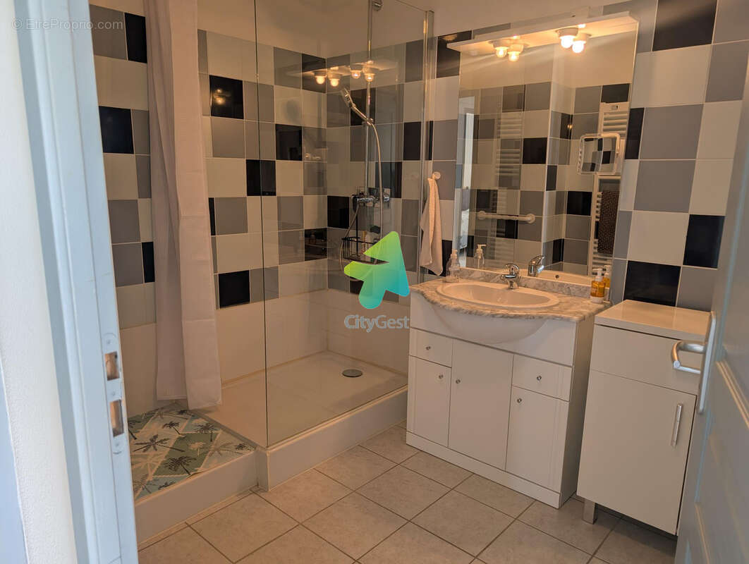 Appartement à FLEURY