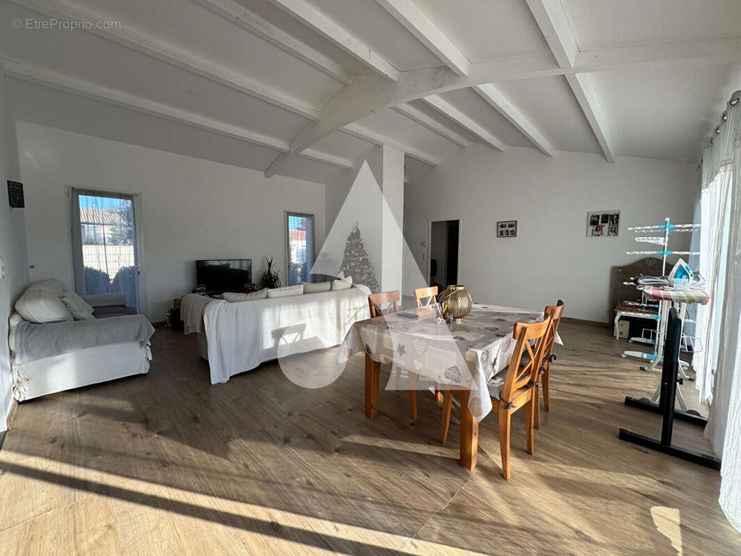 Maison à VILLIERS-EN-PLAINE