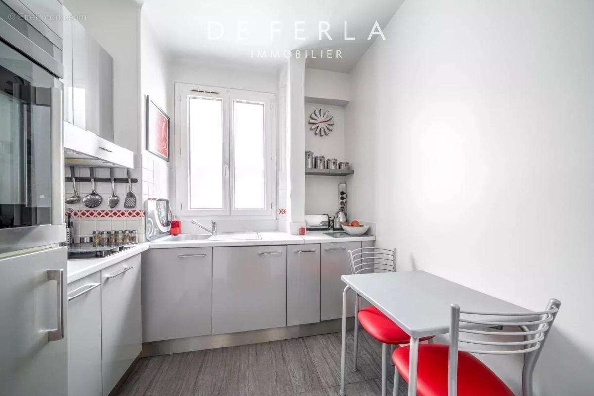 Appartement à PARIS-14E
