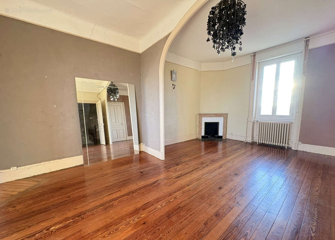 Maison à SAINT-PAUL-DE-VARAX