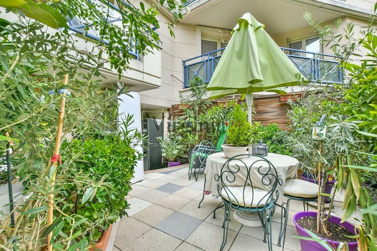 Appartement à CHARENTON-LE-PONT