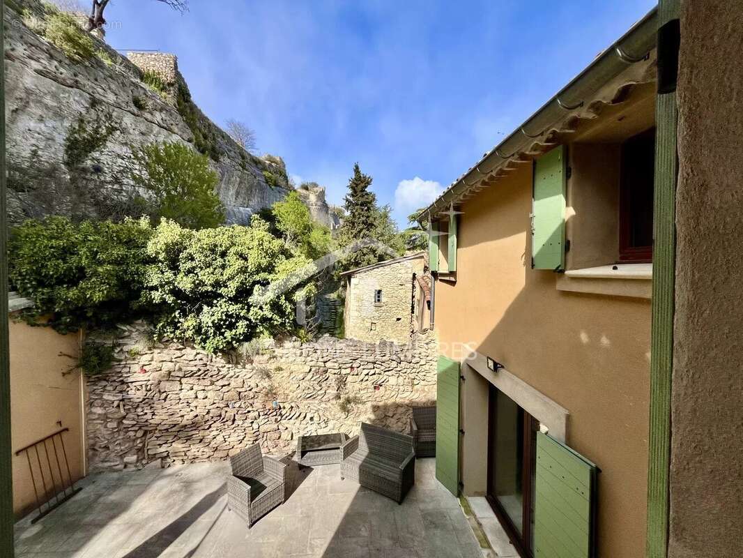 Maison à SAINT-SATURNIN-LES-APT