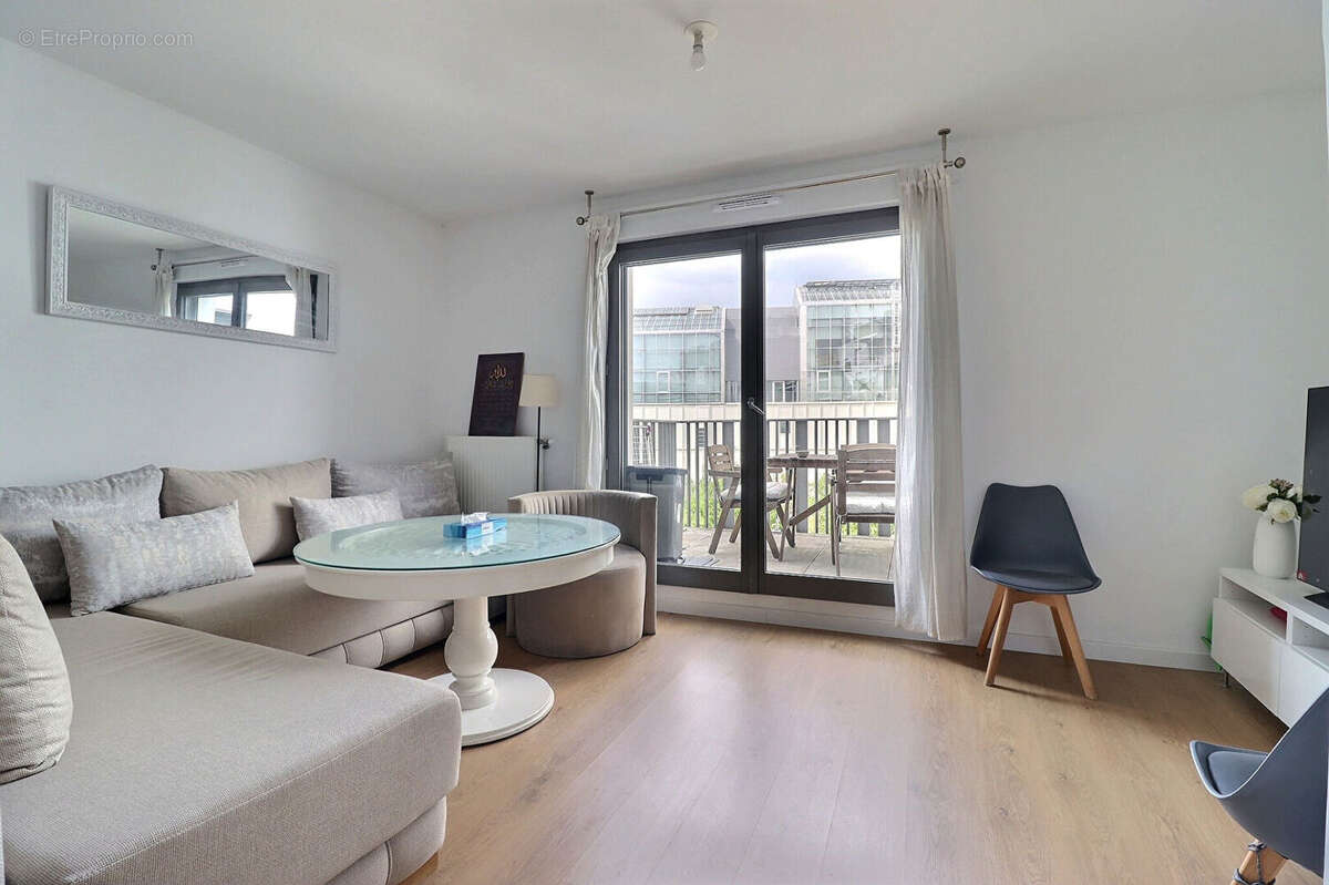 Appartement Colombes 3 pièces de 65 m² avec balcon et parking - Colombes (secteur Gare du Stade) - photo 2