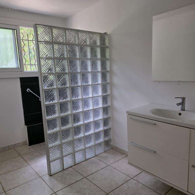 Spacieuse maison avec un joli terrain - photo 14