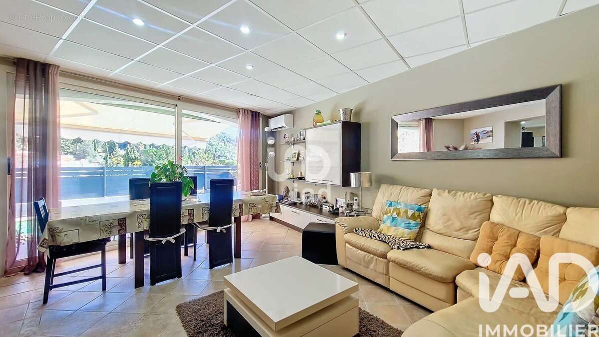 Photo 3 - Maison à CASTELLAR
