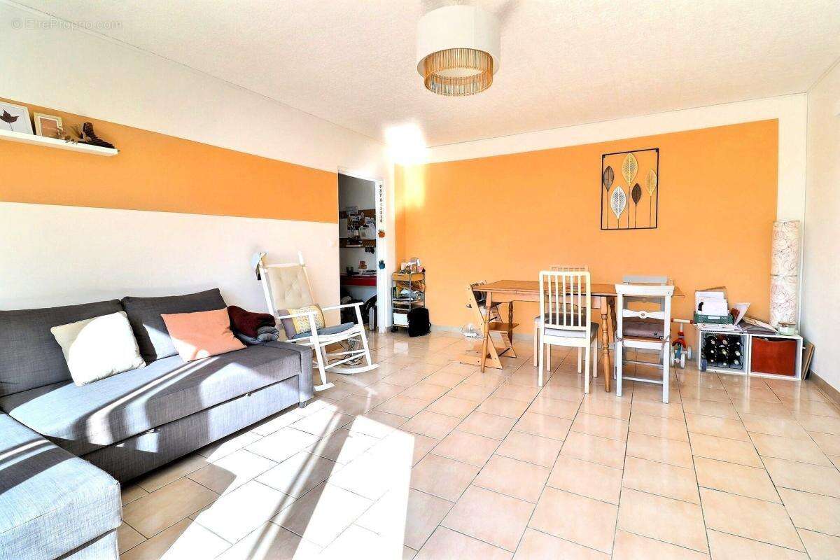 Chenôve, appartement T3 de 69 m², 2 chambres, loggia, cave et ascenseur - photo 6