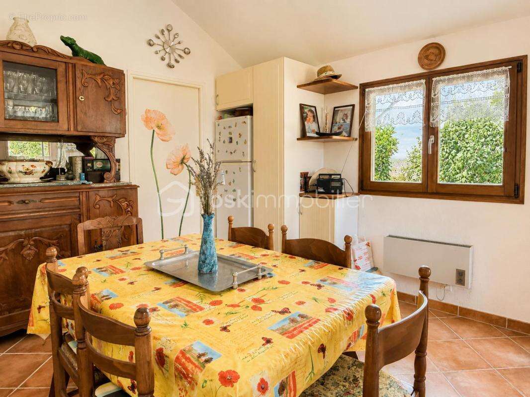 Maison avec véranda sur terrain constructible de 1216m2 - photo 10
