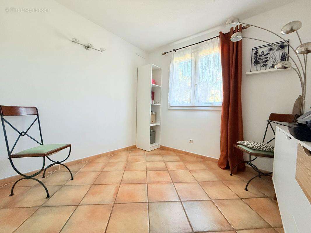 Appartement à MARSEILLE-9E