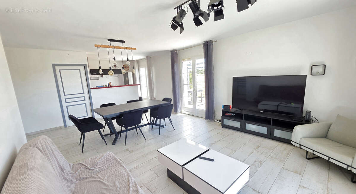 Maison de plain-pied au calme   3 chambres, garage et terrain clos de 437 m2 - photo 3