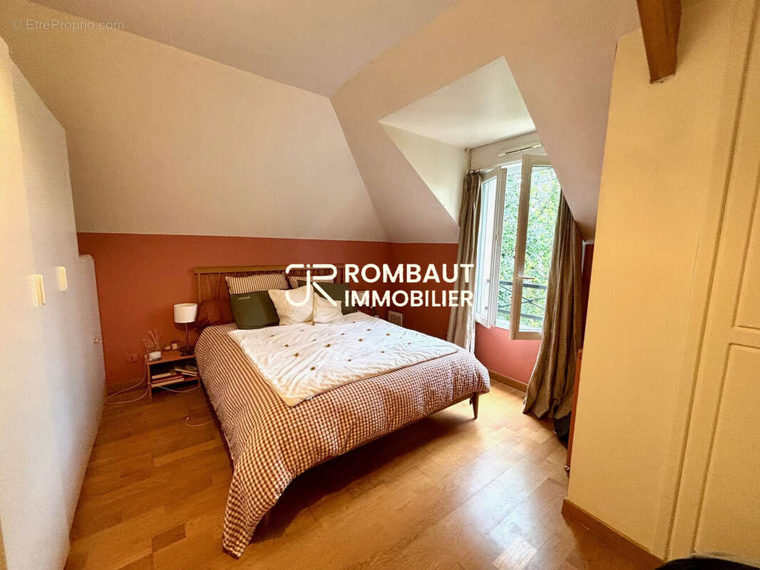 Maison à LA CELLE-SAINT-CLOUD