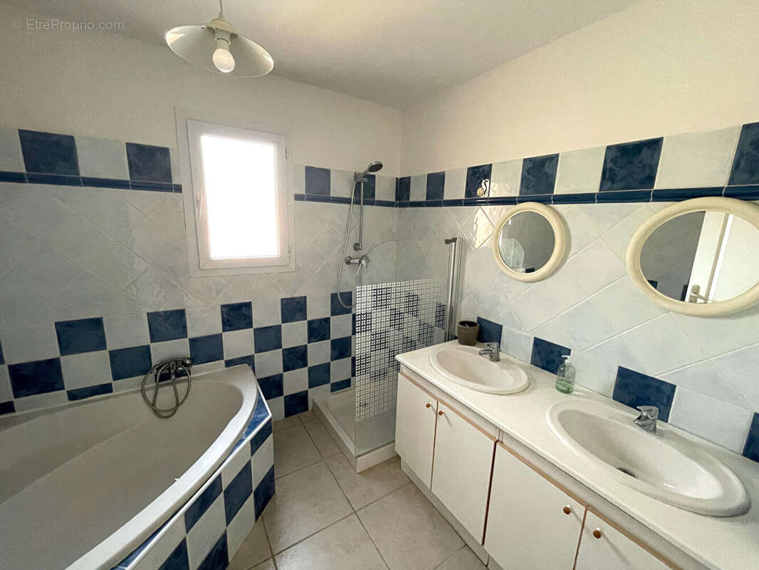 Maison à FORCALQUEIRET